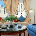 Genteel Home Virgen De Los Reyes